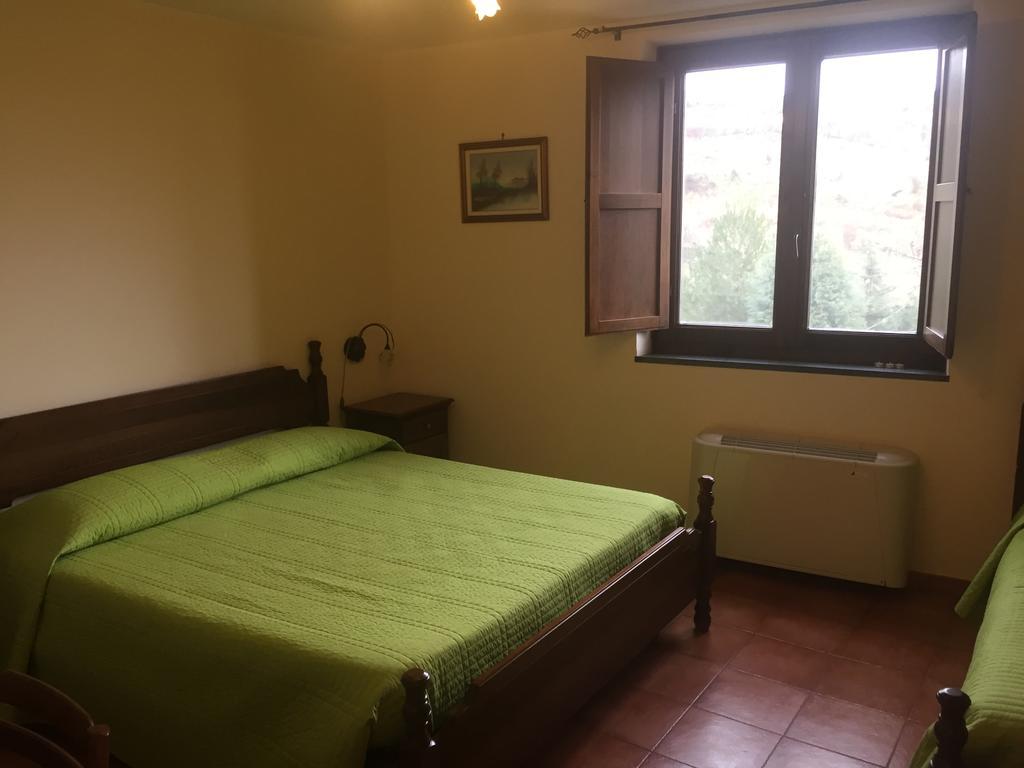 לינה וארוחת בוקר ברונטה Turismo Rurale Oro Verde חדר תמונה